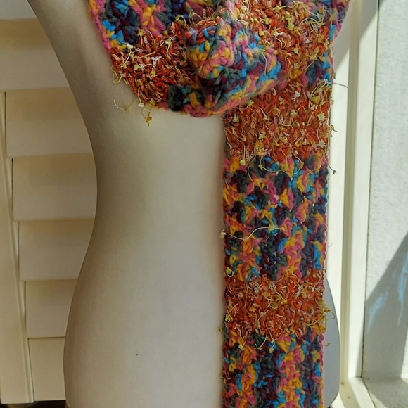 Hand Knit Multi Color Scarf with Fringe NWOT - Picture 9 of 10